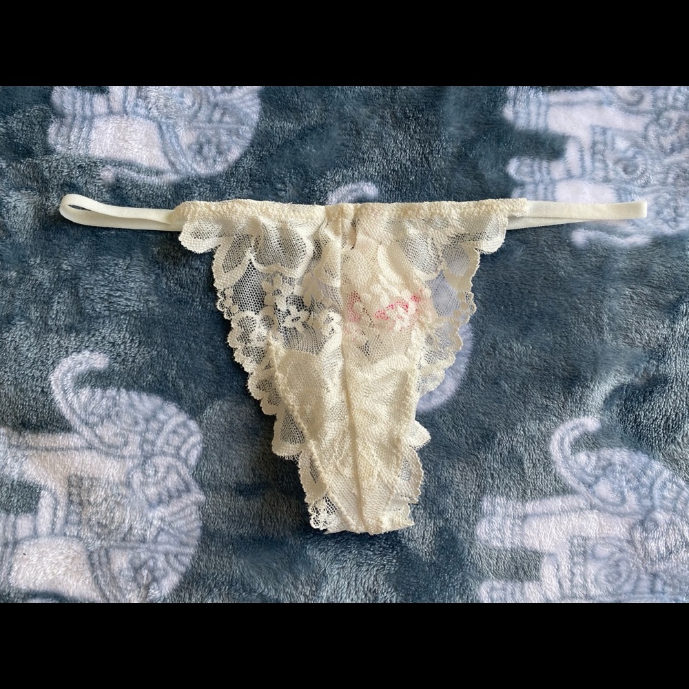 VS PINK Small White Floral Lace G-String